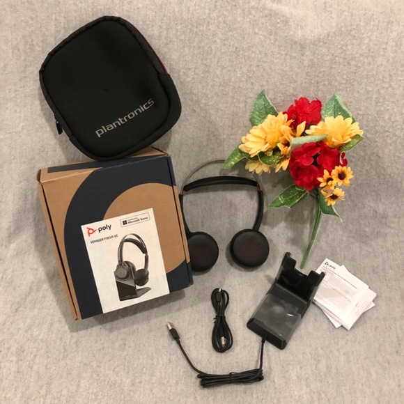NWT - Poly Voyager Focus UC Bluetooth Headset - Picture 4 of 15